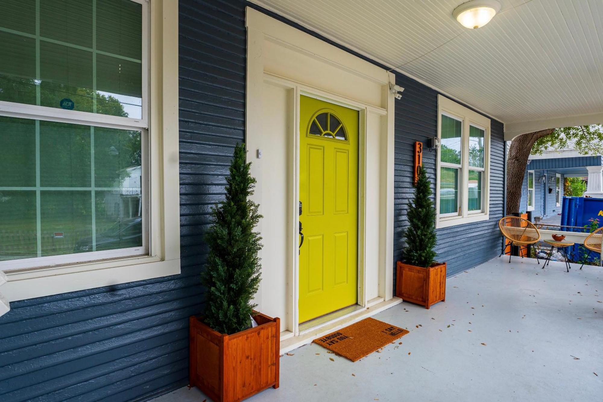 The Green Door In Ybor Тампа Екстериор снимка